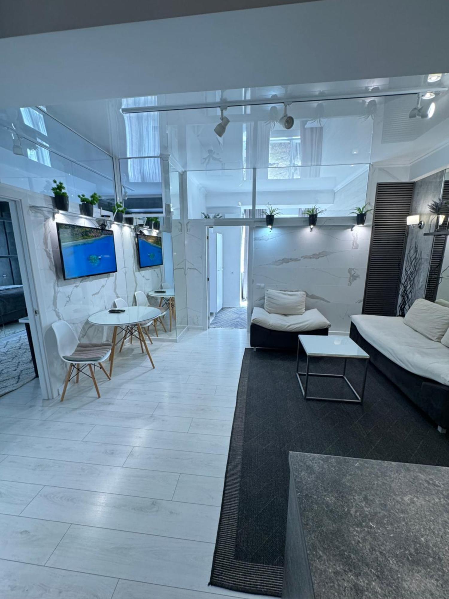 New Two Bedrooms In Centre Apartment