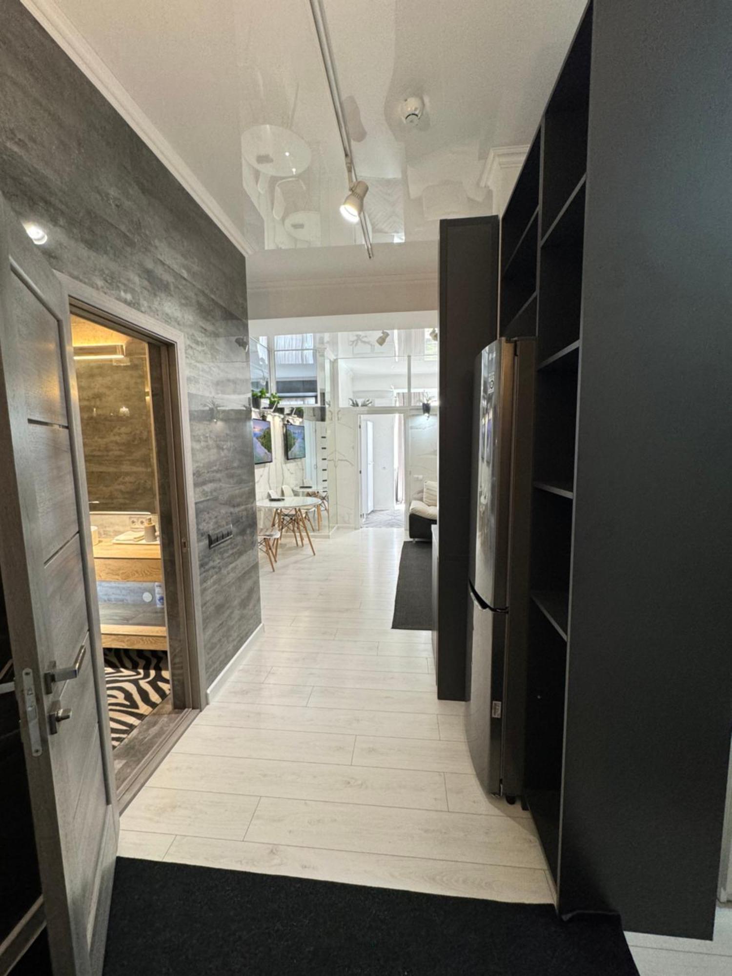 New Two Bedrooms In Centre Apartment *