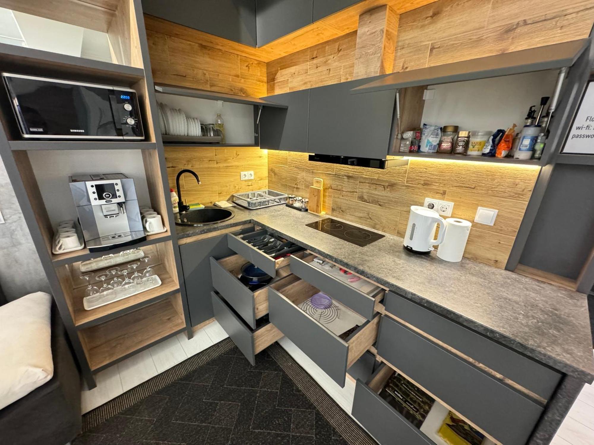 New Two Bedrooms In Centre Apartment