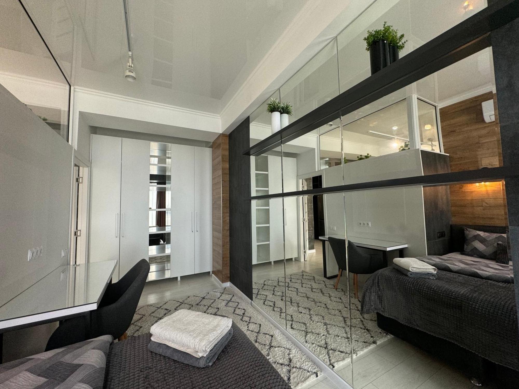 New Two Bedrooms In Centre Apartment